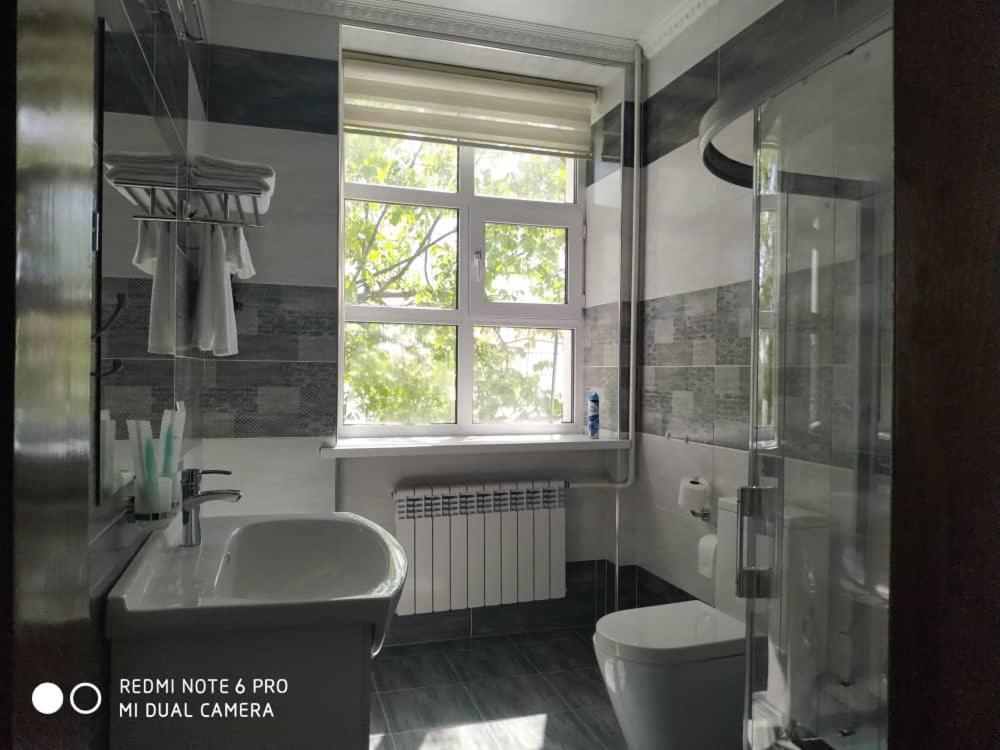 Kok-Art Hotel Jalal-Abad Kültér fotó